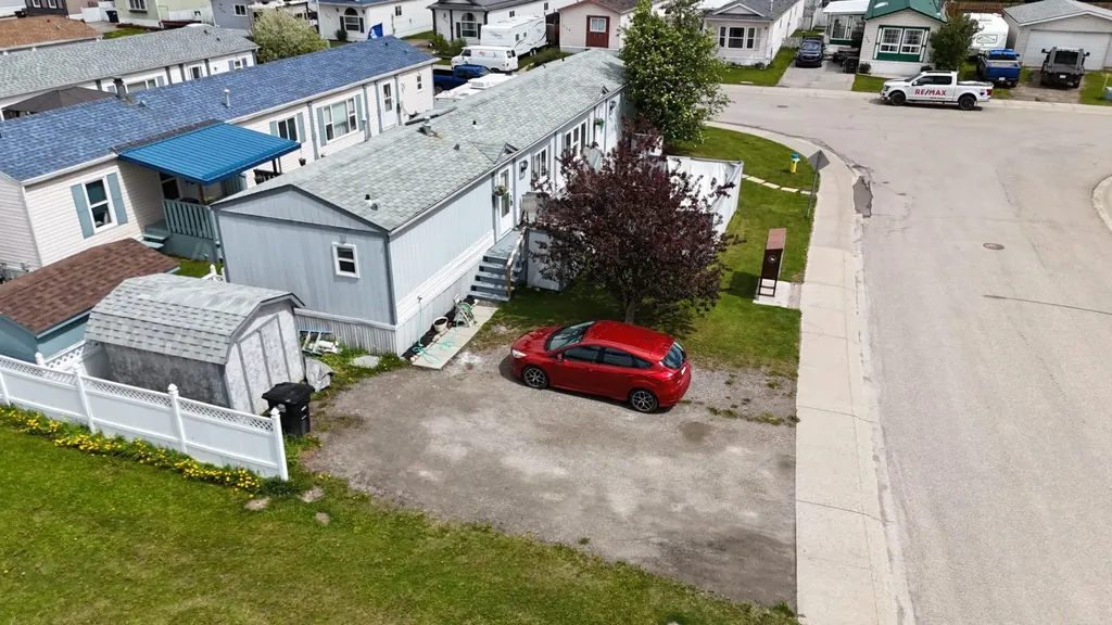 102 Nickerson Avenue Hinton AB T7V 1A6