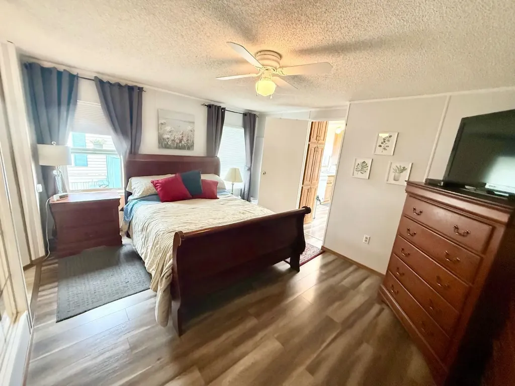 102 Nickerson Avenue Hinton AB T7V 1A6