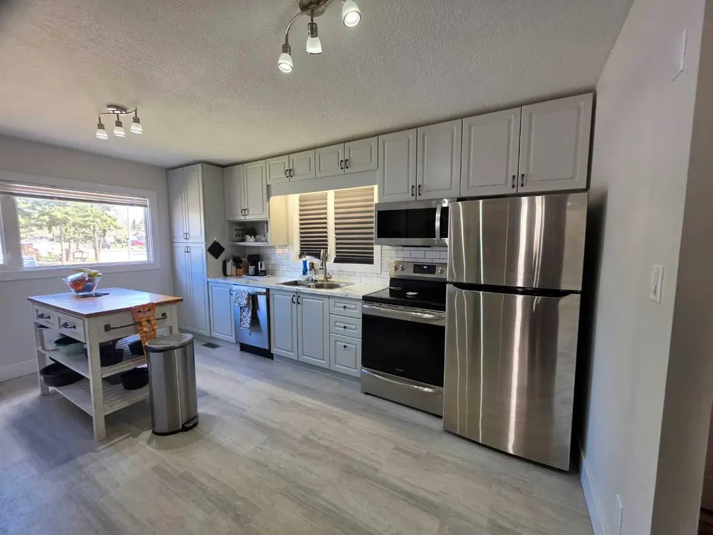 11306 97 Street Grande Prairie AB T8V 3X9