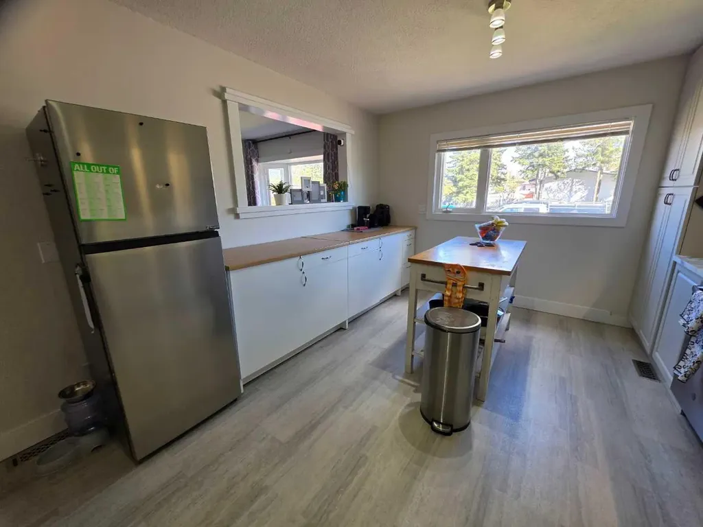 11306 97 Street Grande Prairie AB T8V 3X9