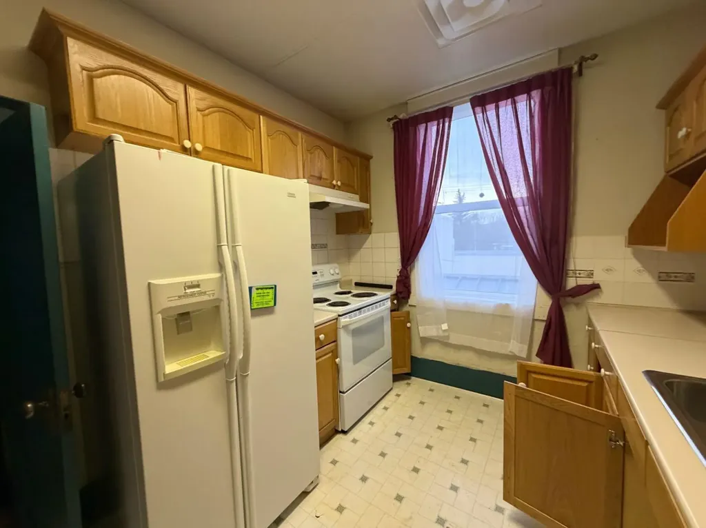 80 3 Avenue Drumheller AB T0J0Y0