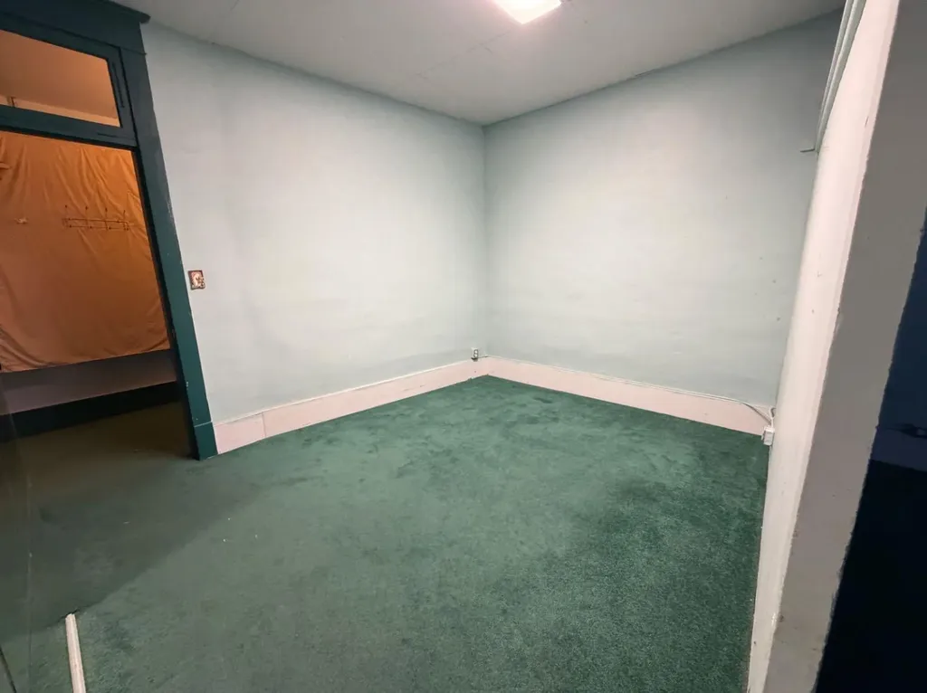 80 3 Avenue Drumheller AB T0J0Y0