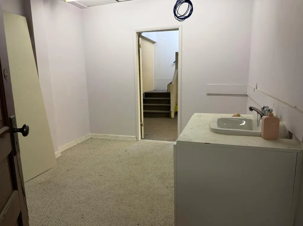 80 3 Avenue Drumheller AB T0J0Y0