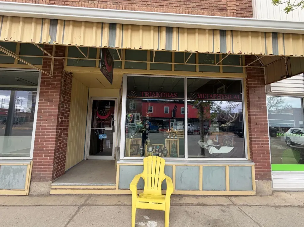 80 3 Avenue Drumheller AB T0J0Y0