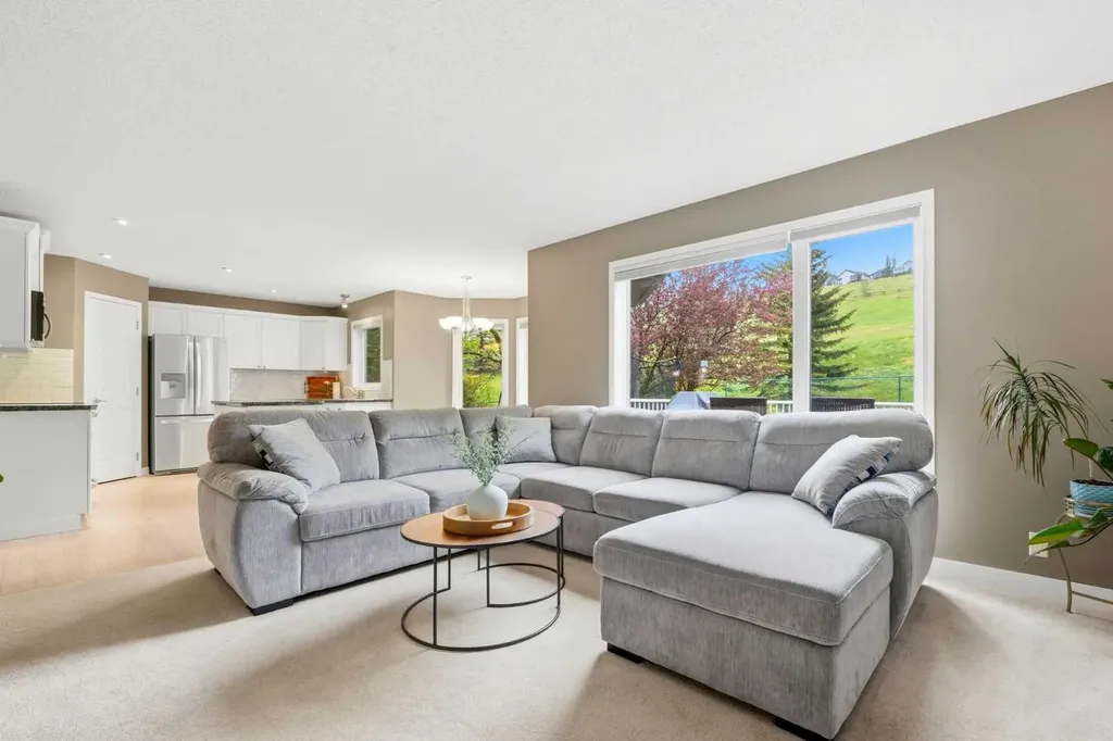 44 Gleneagles View Cochrane AB T4C 1P1