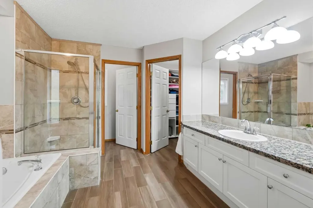 44 Gleneagles View Cochrane AB T4C 1P1