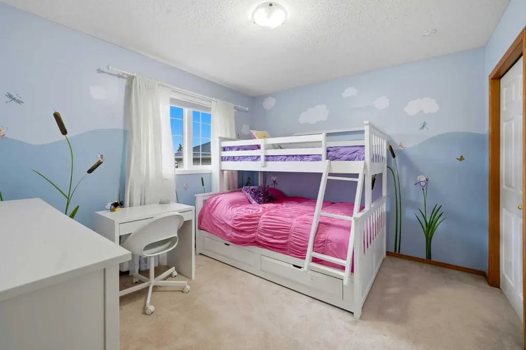 44 Gleneagles View Cochrane AB T4C 1P1