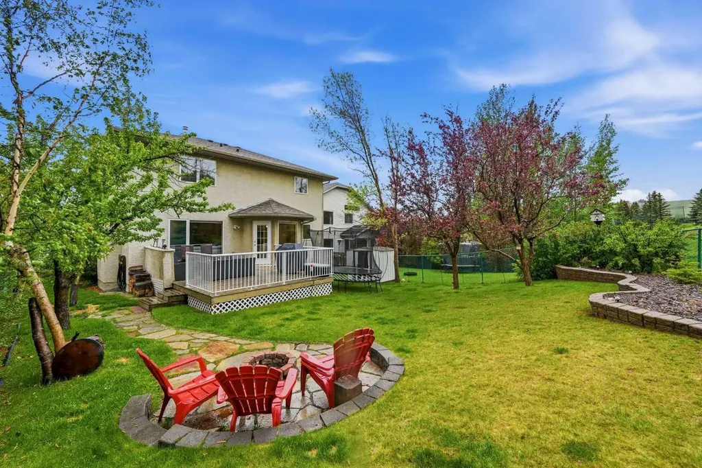 44 Gleneagles View Cochrane AB T4C 1P1