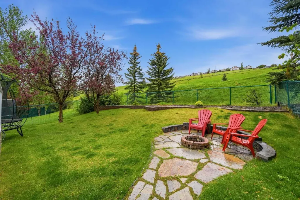 44 Gleneagles View Cochrane AB T4C 1P1