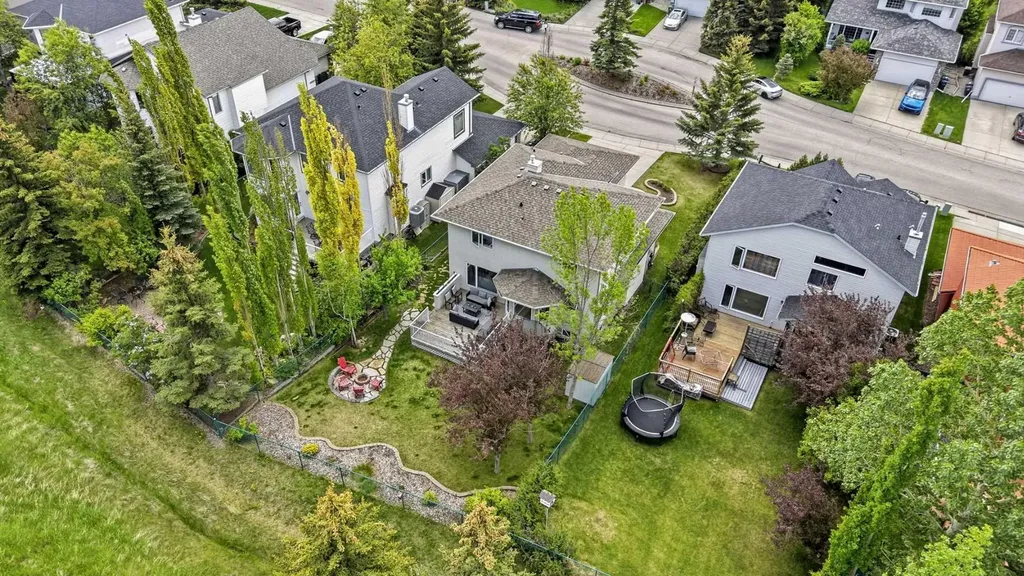 44 Gleneagles View Cochrane AB T4C 1P1