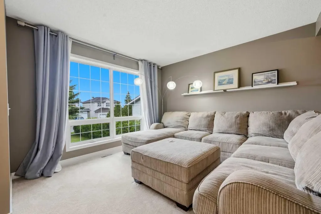 44 Gleneagles View Cochrane AB T4C 1P1