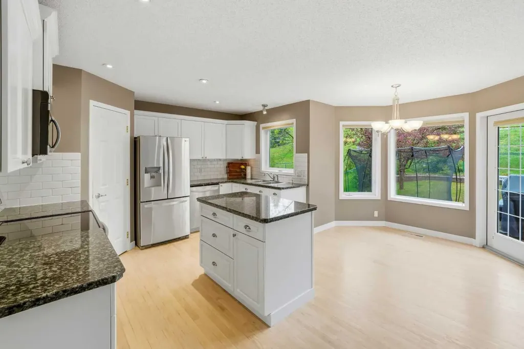 44 Gleneagles View Cochrane AB T4C 1P1