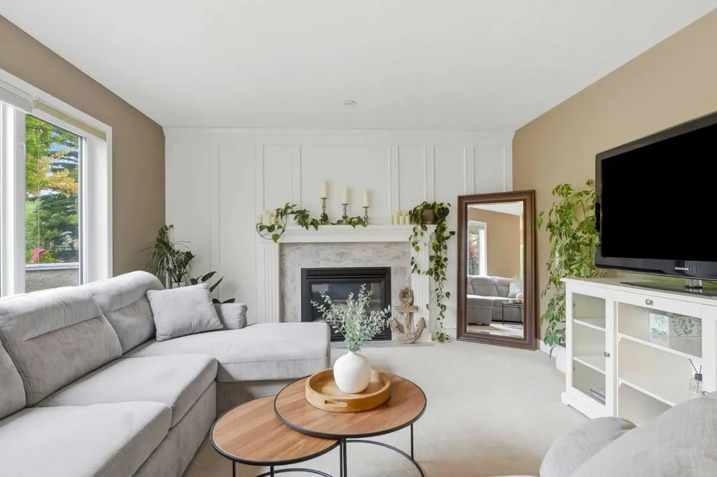 44 Gleneagles View Cochrane AB T4C 1P1