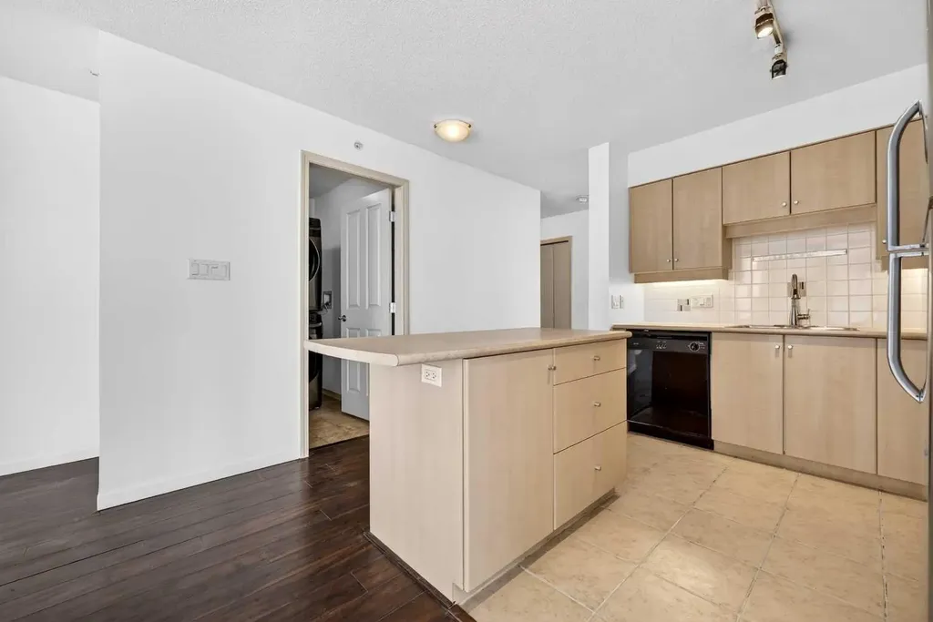 650 10 Street SW Calgary AB T2P 5G4