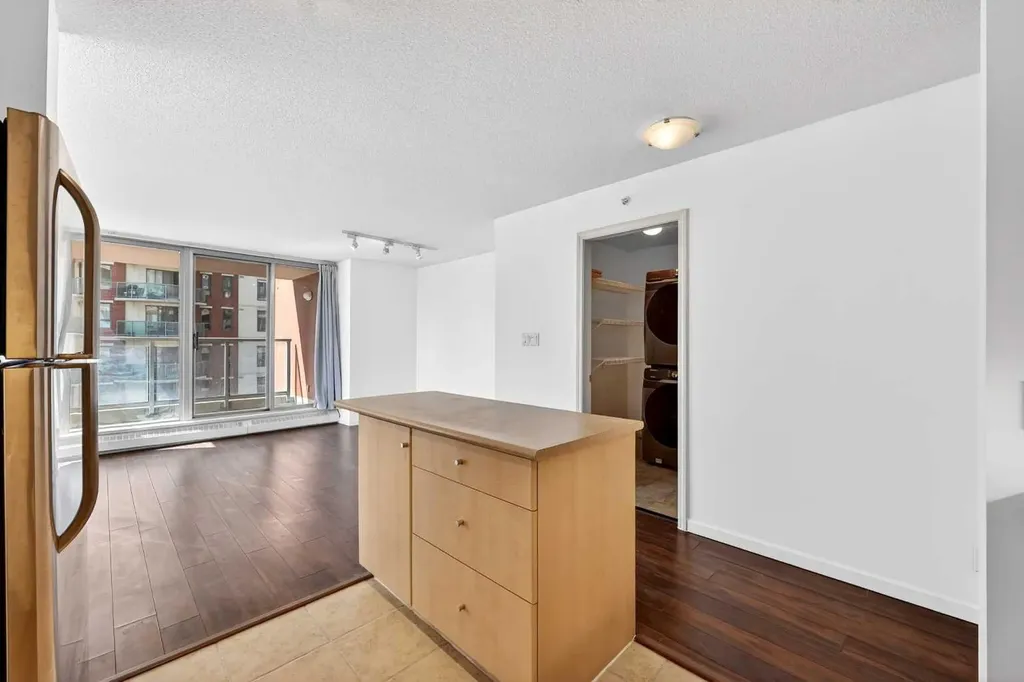 650 10 Street SW Calgary AB T2P 5G4