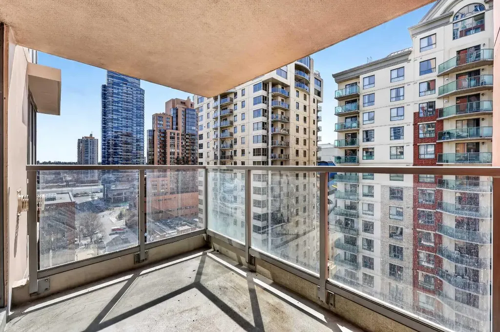 650 10 Street SW Calgary AB T2P 5G4