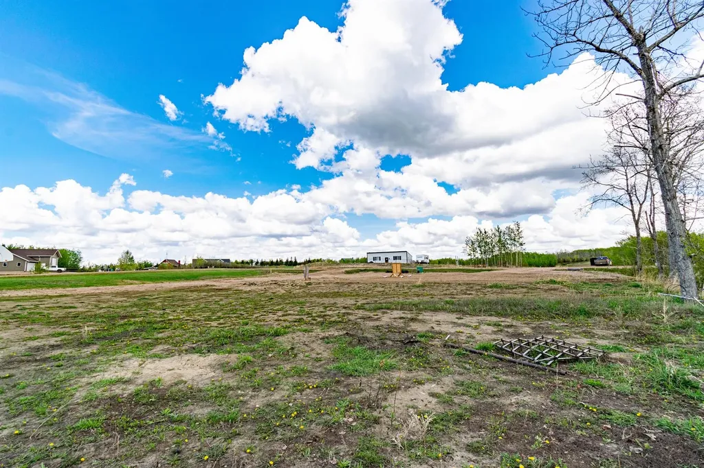 21 Horse Shoe Lane White Sands AB T0C 3B0