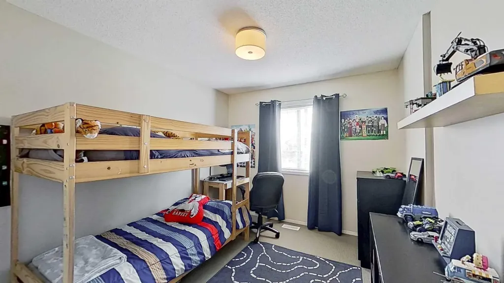 17 Sunset Heights Cochrane AB T4C 0C7