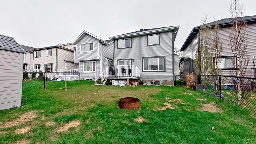 17 Sunset Heights Cochrane AB T4C 0C7