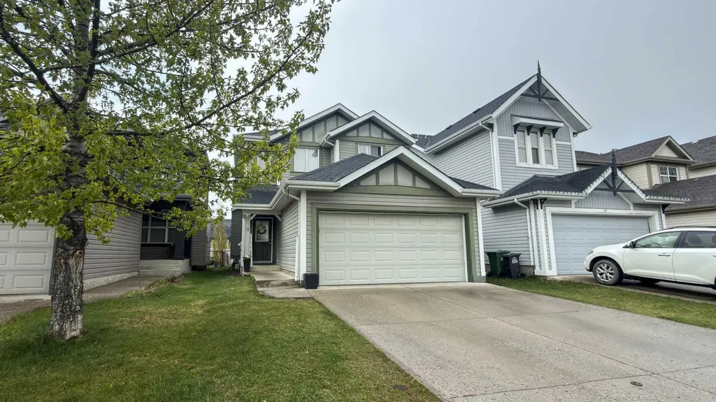 17 Sunset Heights Cochrane AB T4C 0C7
