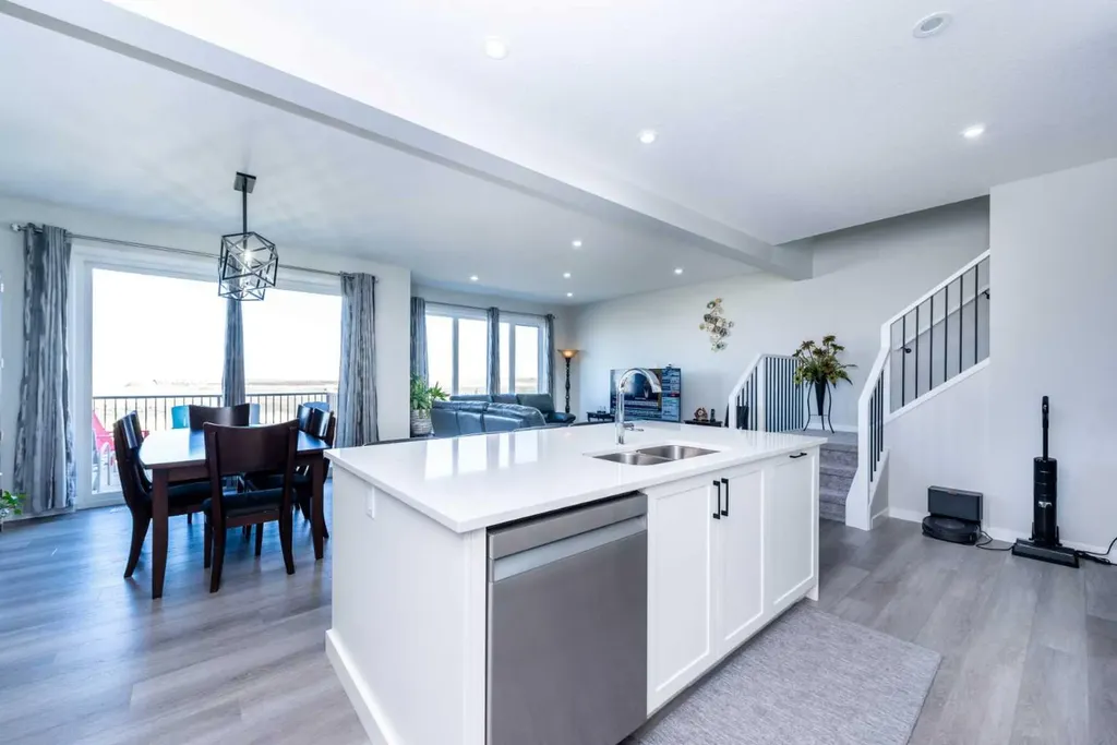 46 Savoy Landing SE Calgary AB T3S 0E1