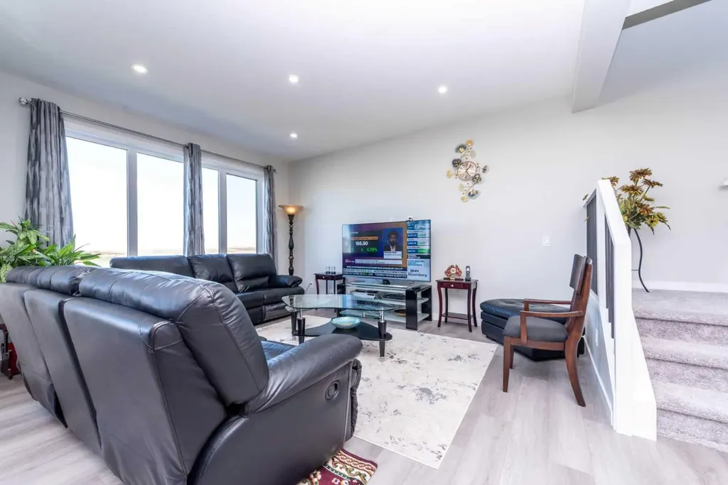 46 Savoy Landing SE Calgary AB T3S 0E1