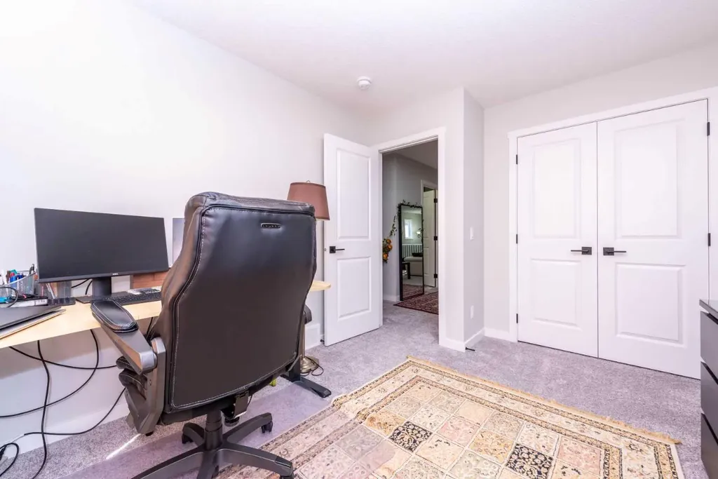 46 Savoy Landing SE Calgary AB T3S 0E1