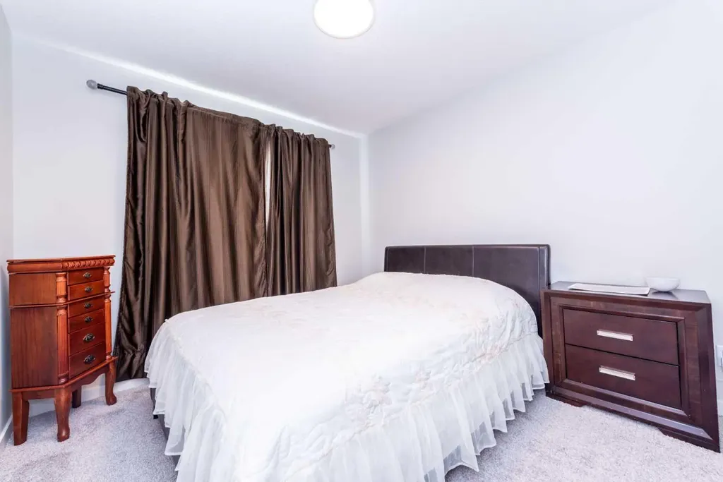 46 Savoy Landing SE Calgary AB T3S 0E1