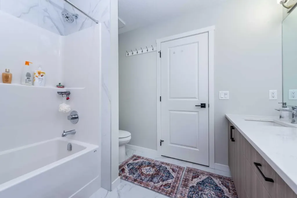 46 Savoy Landing SE Calgary AB T3S 0E1