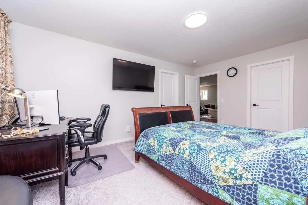 46 Savoy Landing SE Calgary AB T3S 0E1