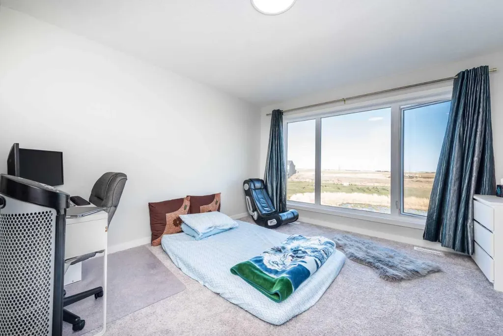 46 Savoy Landing SE Calgary AB T3S 0E1