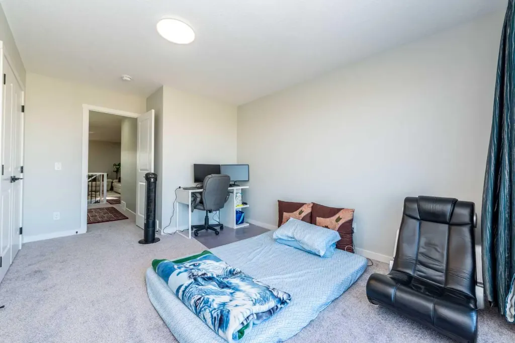 46 Savoy Landing SE Calgary AB T3S 0E1