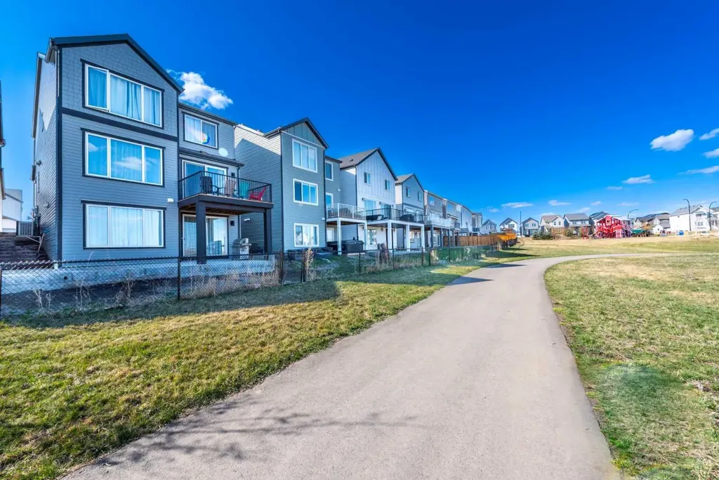 46 Savoy Landing SE Calgary AB T3S 0E1
