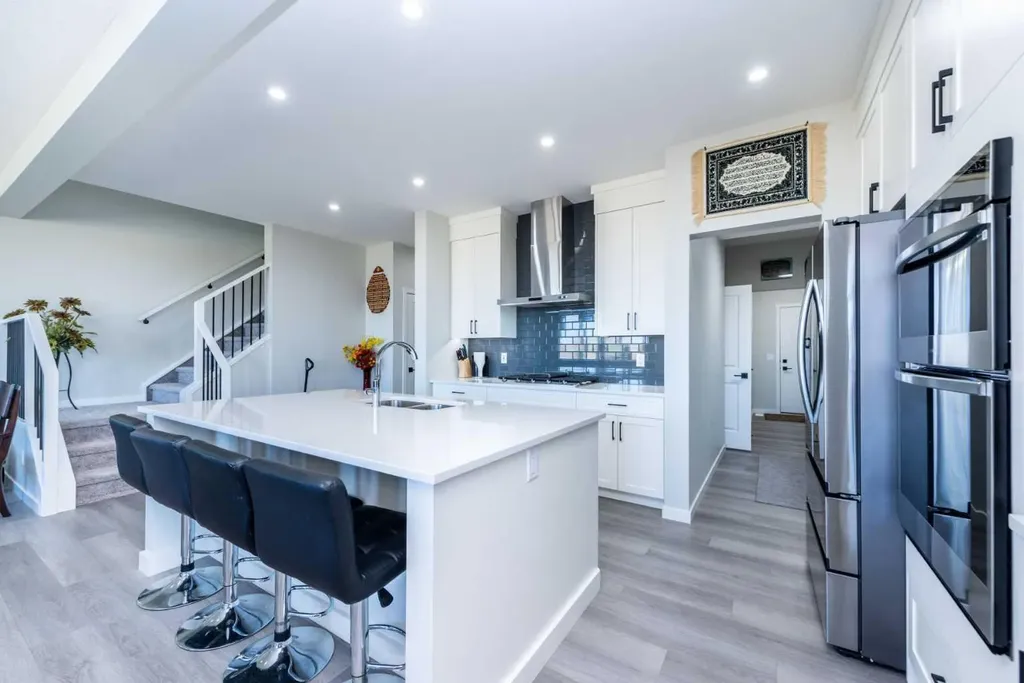 46 Savoy Landing SE Calgary AB T3S 0E1