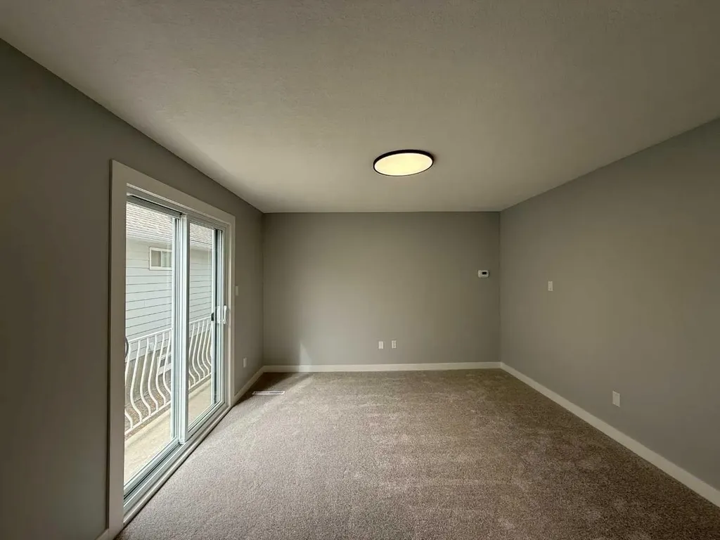 727 8 Street S Lethbridge AB T1J 2K3