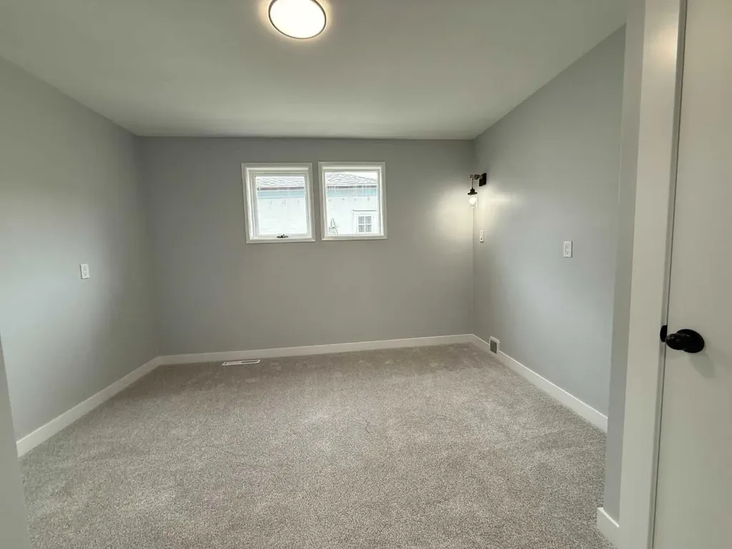 727 8 Street S Lethbridge AB T1J 2K3