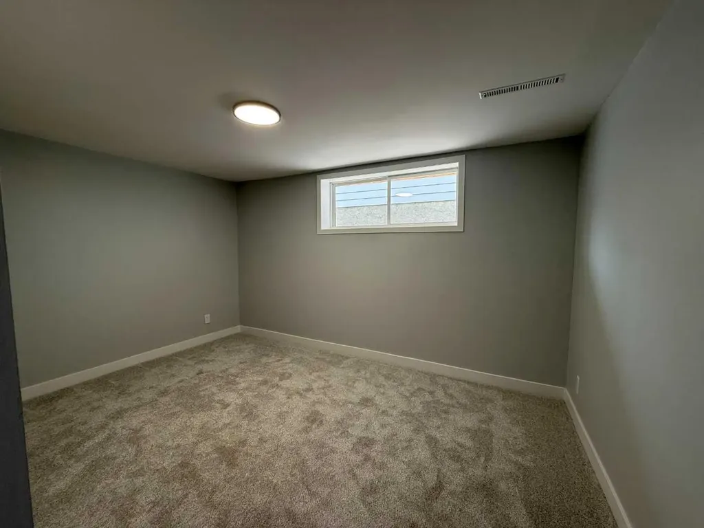 727 8 Street S Lethbridge AB T1J 2K3