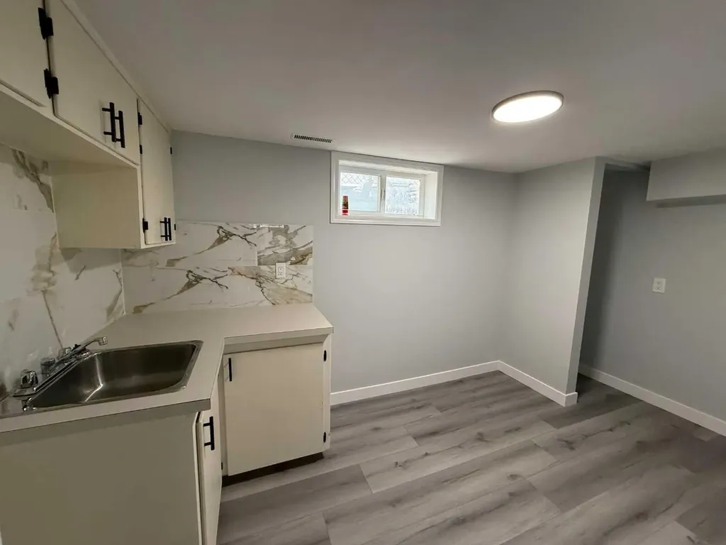 727 8 Street S Lethbridge AB T1J 2K3