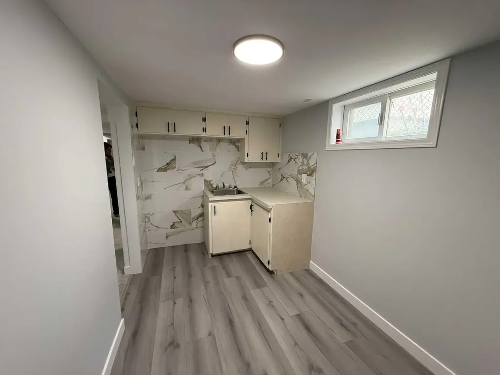 727 8 Street S Lethbridge AB T1J 2K3