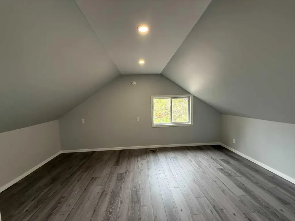 727 8 Street S Lethbridge AB T1J 2K3