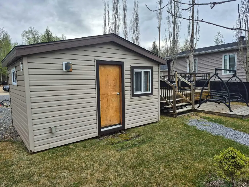 10046 Township Road 422 Rural Ponoka County AB T4J 1V9