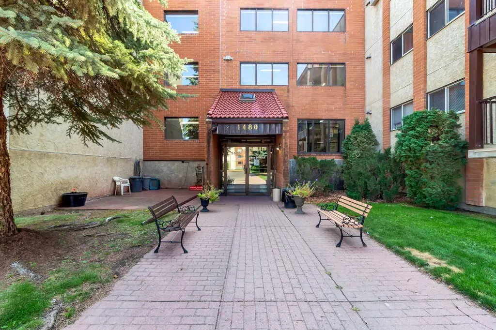 1480 Southview Drive SE Medicine Hat AB T1B 3Z3