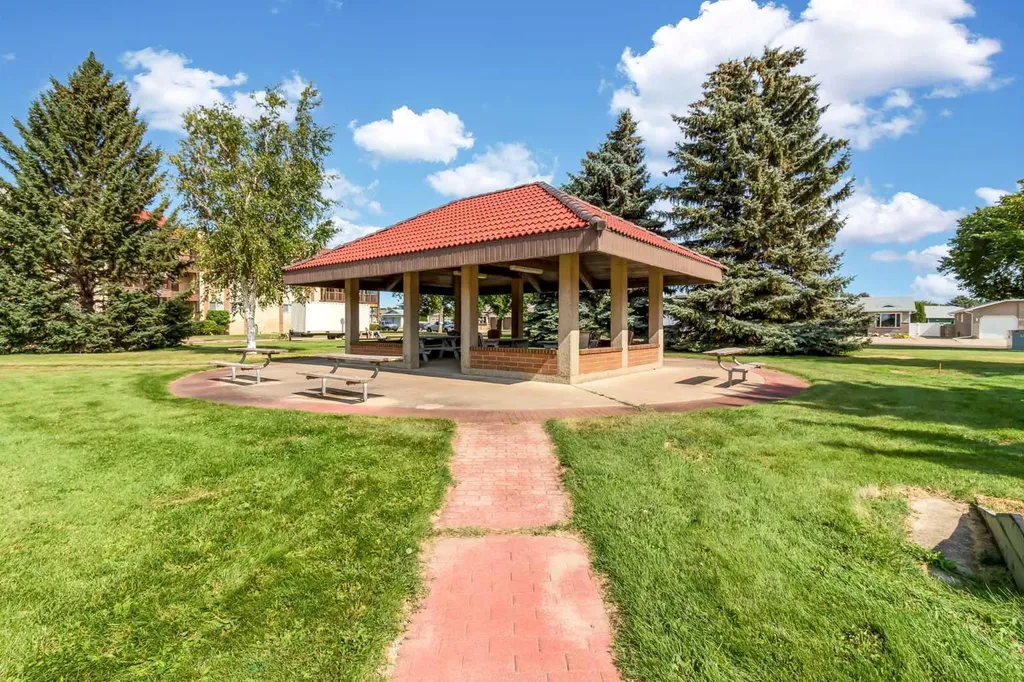 1480 Southview Drive SE Medicine Hat AB T1B 3Z3