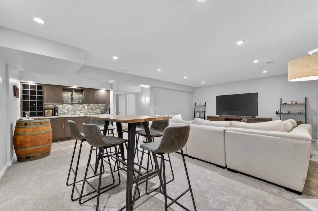 93 Legacy Green SE Calgary AB T2X 0X6
