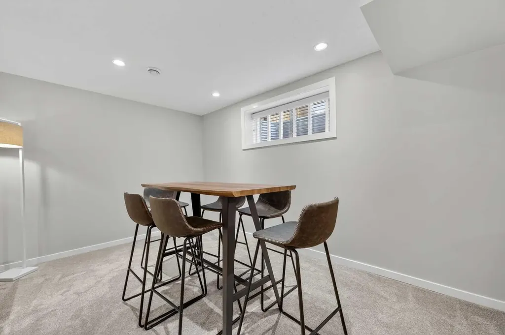 93 Legacy Green SE Calgary AB T2X 0X6