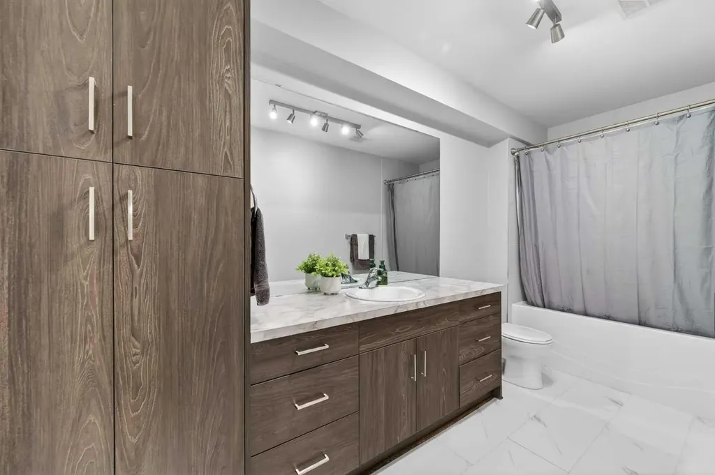 93 Legacy Green SE Calgary AB T2X 0X6
