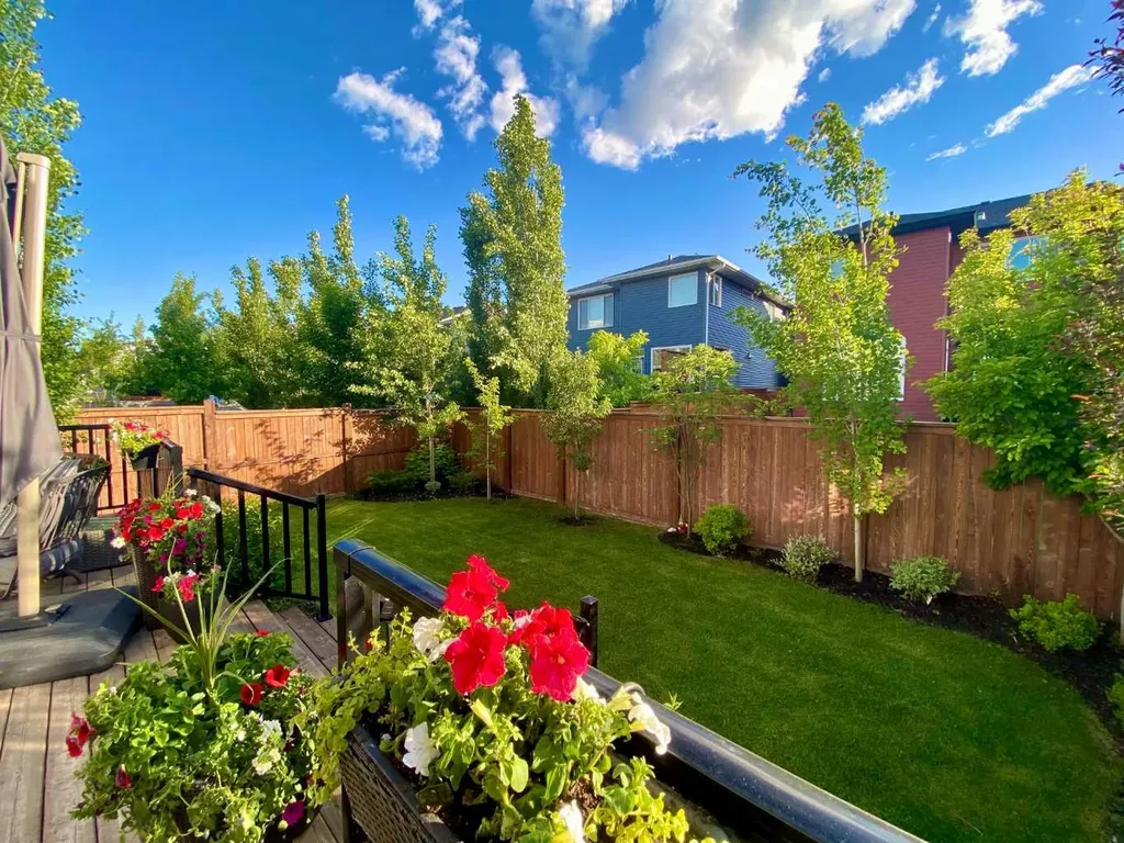 93 Legacy Green SE Calgary AB T2X 0X6
