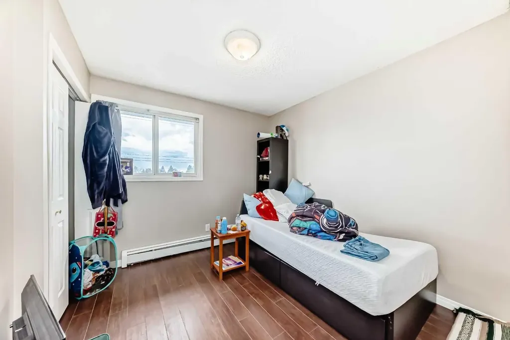 8 Huntley Close NE Calgary AB T2K4Z3