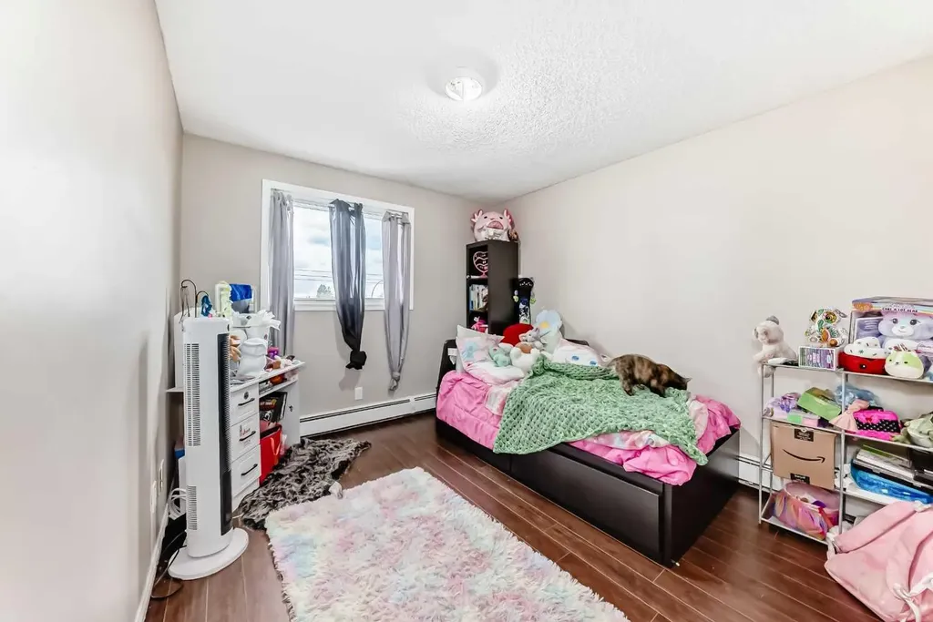 8 Huntley Close NE Calgary AB T2K4Z3