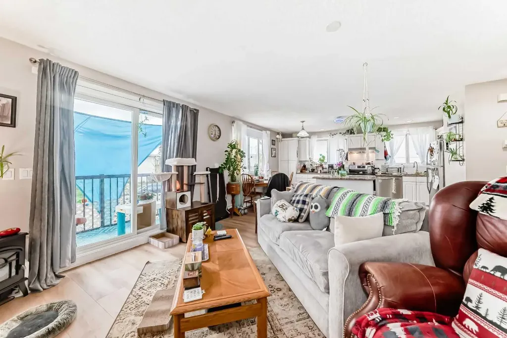 8 Huntley Close NE Calgary AB T2K4Z3